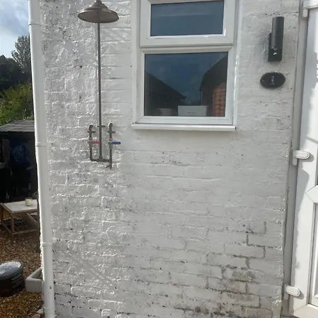 Beach Hideaway Shanklin Exterior photo